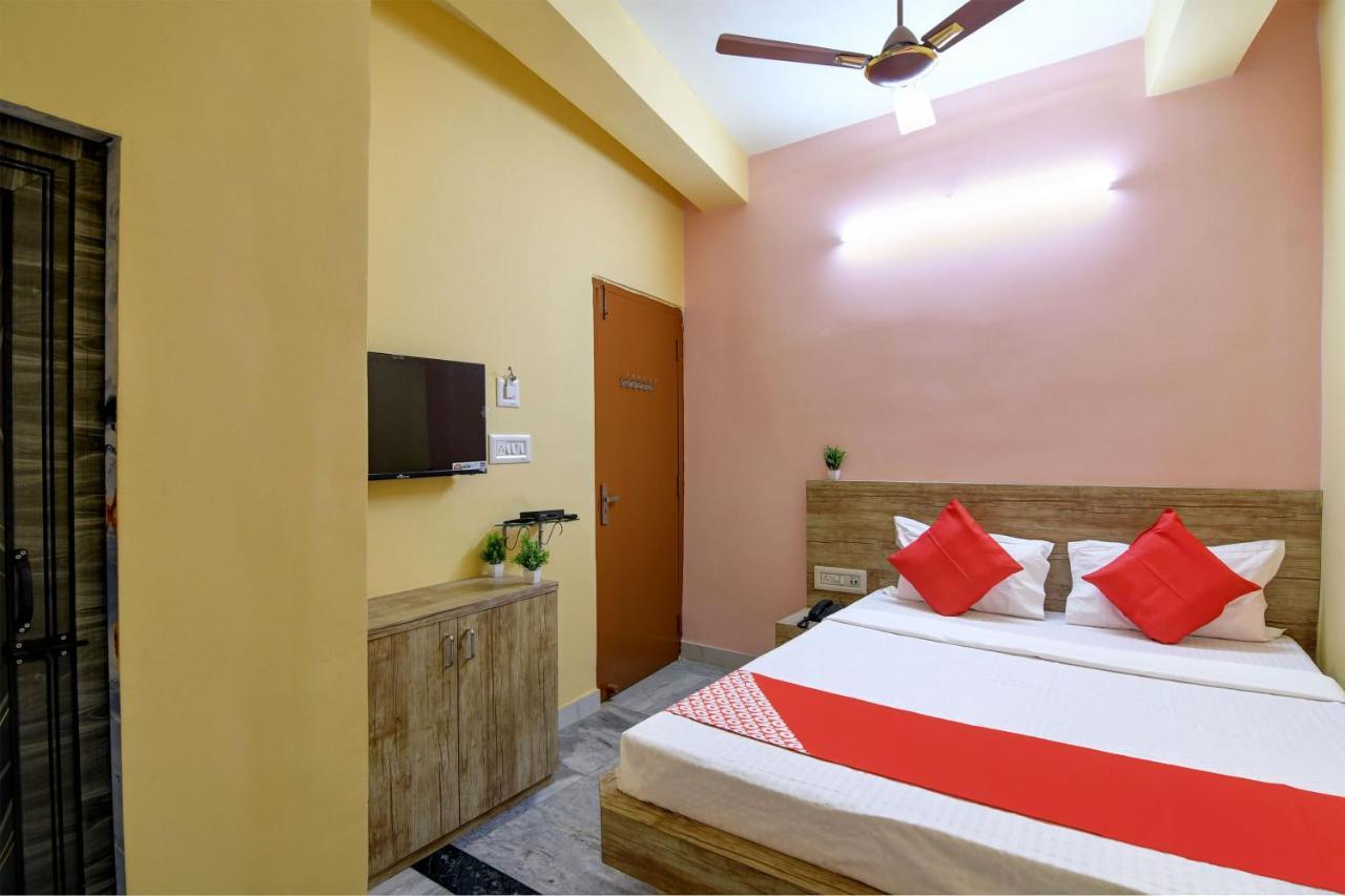 Oyo Flagship Happy Kolkata